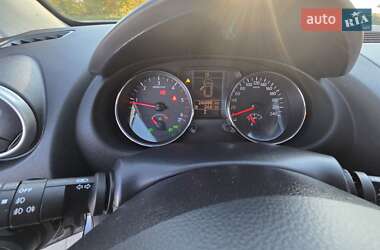 Внедорожник / Кроссовер Nissan Qashqai+2 2012 в 