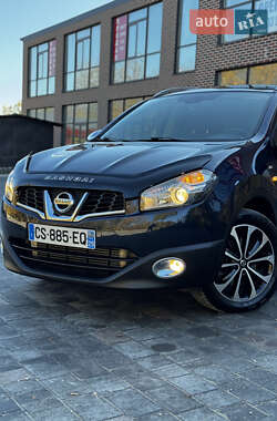 Позашляховик / Кросовер Nissan Qashqai+2 2011 в  фото 6 Позашляховик / Кросовер Nissan Qashqai+2 2011 в