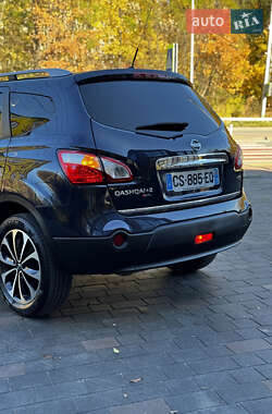 Позашляховик / Кросовер Nissan Qashqai+2 2011 в  фото 15 Позашляховик / Кросовер Nissan Qashqai+2 2011 в