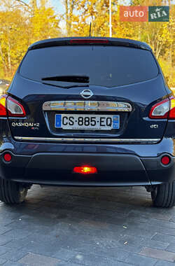 Позашляховик / Кросовер Nissan Qashqai+2 2011 в  фото 19 Позашляховик / Кросовер Nissan Qashqai+2 2011 в