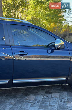 Позашляховик / Кросовер Nissan Qashqai+2 2011 в  фото 25 Позашляховик / Кросовер Nissan Qashqai+2 2011 в