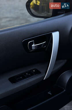 Позашляховик / Кросовер Nissan Qashqai+2 2011 в  фото 58 Позашляховик / Кросовер Nissan Qashqai+2 2011 в