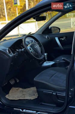 Позашляховик / Кросовер Nissan Qashqai+2 2011 в  фото 62 Позашляховик / Кросовер Nissan Qashqai+2 2011 в