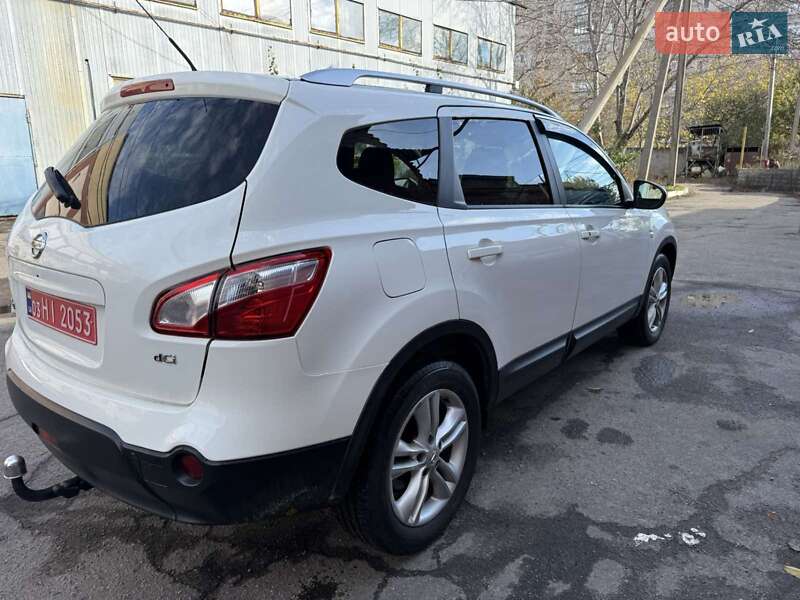 Внедорожник / Кроссовер Nissan Qashqai+2 2011 в Первомайске