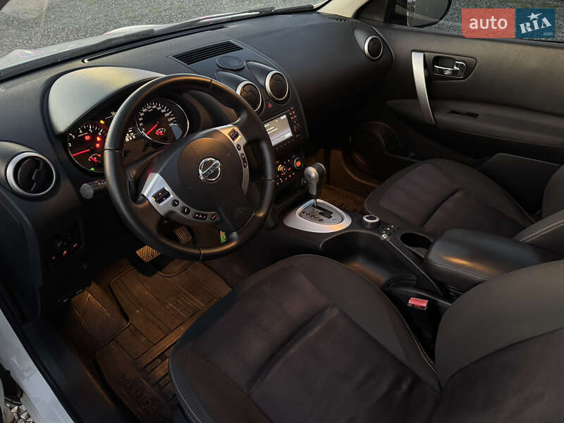 Позашляховик / Кросовер Nissan Qashqai+2 2012 в Умані
