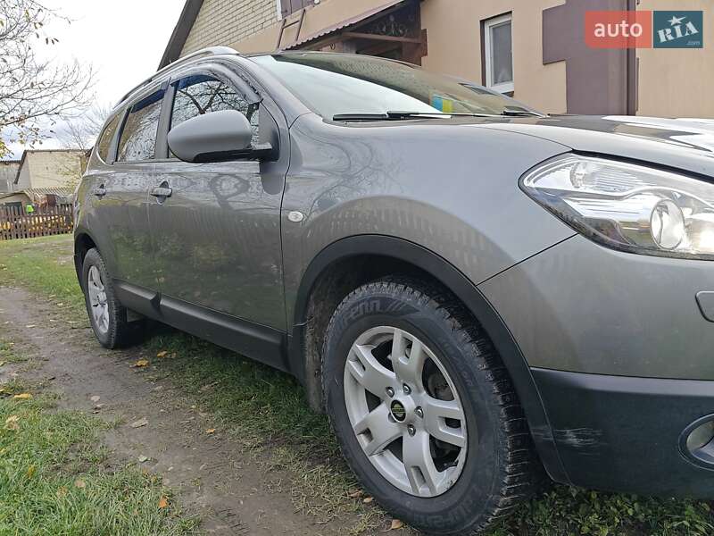 Внедорожник / Кроссовер Nissan Qashqai+2 2011 в Маневичах
