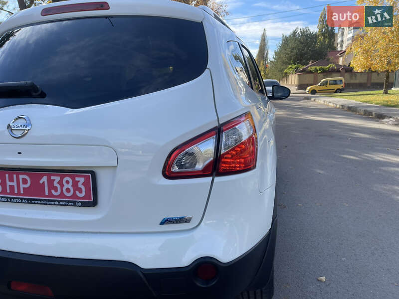 Внедорожник / Кроссовер Nissan Qashqai+2 2010 в Луцке