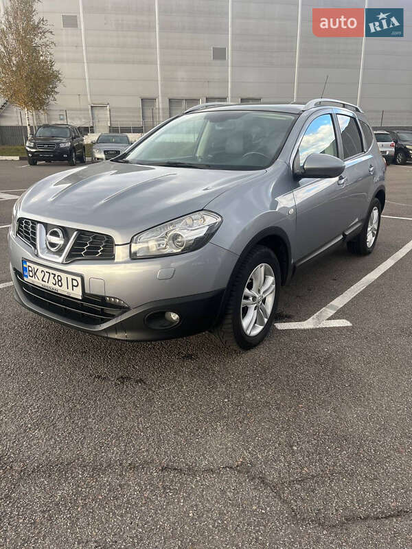Nissan Qashqai+2 2011