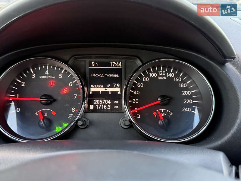 Позашляховик / Кросовер Nissan Qashqai+2 2010 в Стрию