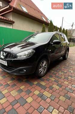 Внедорожник / Кроссовер Nissan Qashqai+2 2010 в Буштыне Внедорожник / Кроссовер Nissan Qashqai+2 2010 в Буштыне