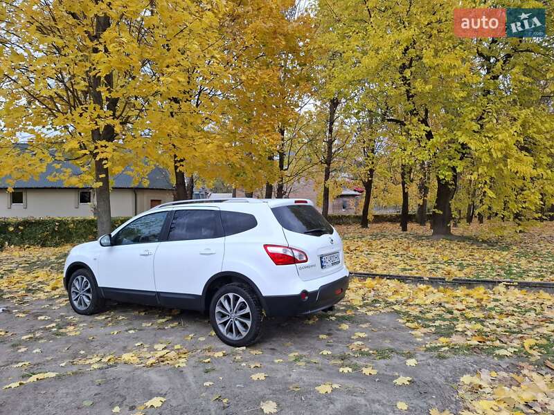 Позашляховик / Кросовер Nissan Qashqai+2 2011 в Луцьку