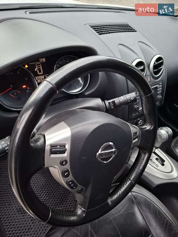 Позашляховик / Кросовер Nissan Qashqai+2 2011 в Луцьку