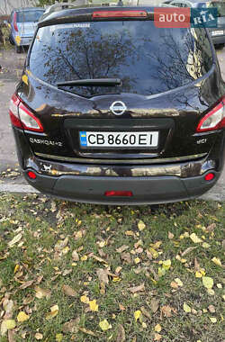 Позашляховик / Кросовер Nissan Qashqai+2 2010 в Чернігові