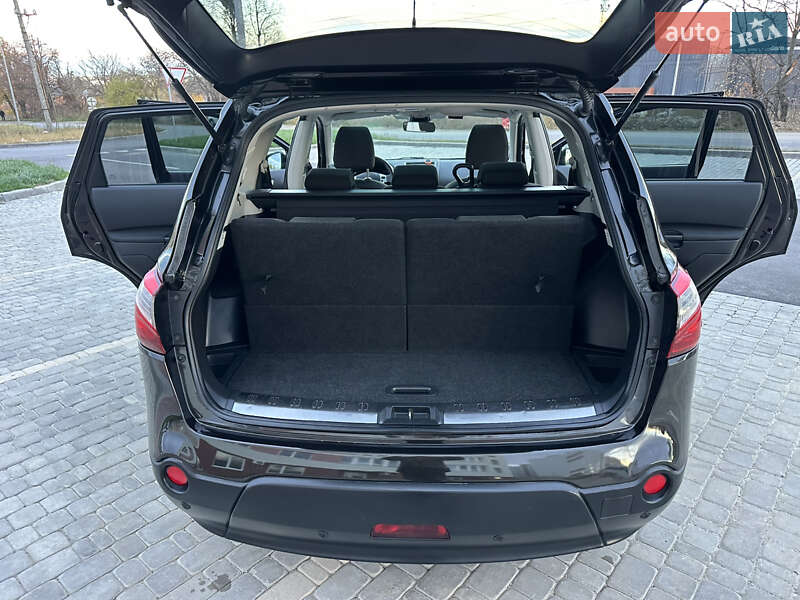 Внедорожник / Кроссовер Nissan Qashqai+2 2011 в Виннице