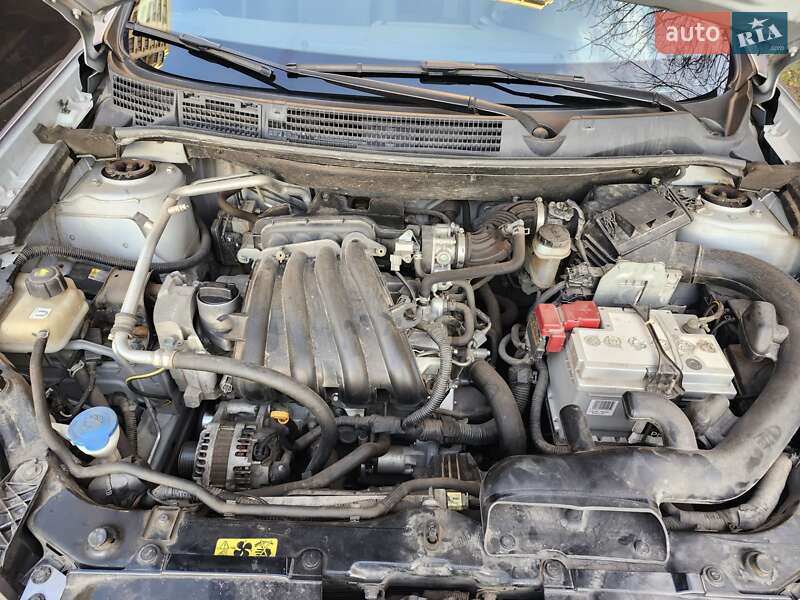 Позашляховик / Кросовер Nissan Qashqai+2 2011 в Києві