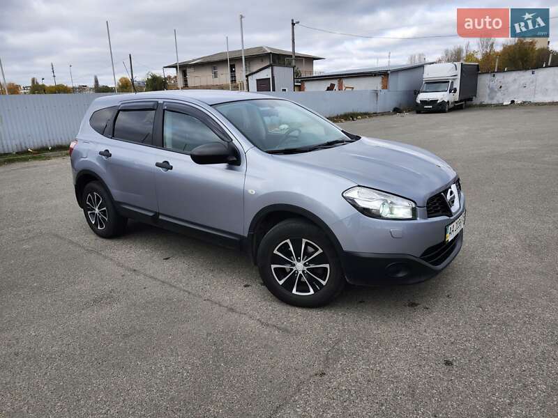 Позашляховик / Кросовер Nissan Qashqai+2 2011 в Києві