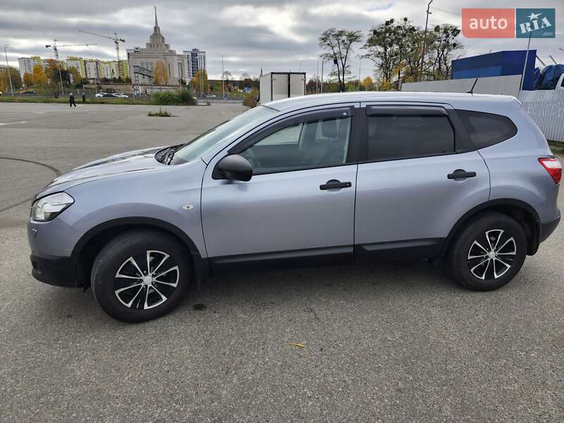 Позашляховик / Кросовер Nissan Qashqai+2 2011 в Києві