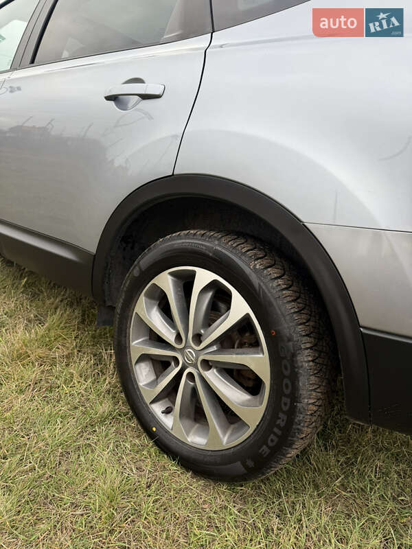 Внедорожник / Кроссовер Nissan Qashqai+2 2010 в Харькове