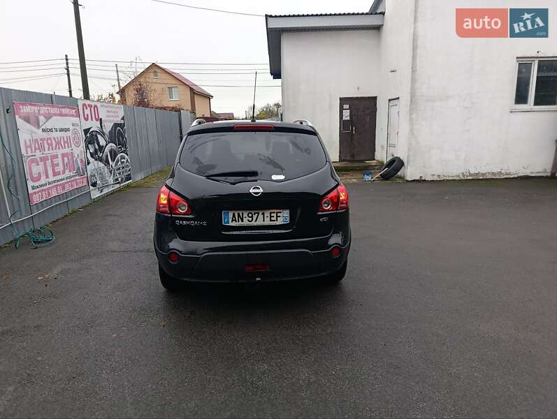 Позашляховик / Кросовер Nissan Qashqai+2 2010 в Звягелі