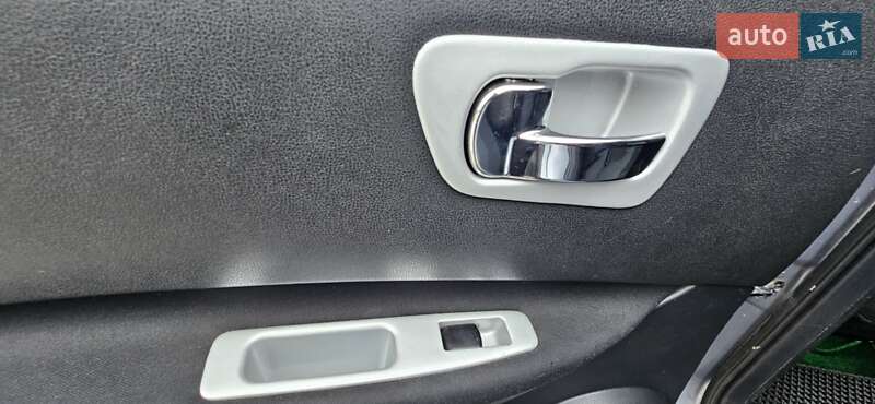 Внедорожник / Кроссовер Nissan Qashqai+2 2013 в Киеве фото 24 Внедорожник / Кроссовер Nissan Qashqai+2 2013 в Киеве