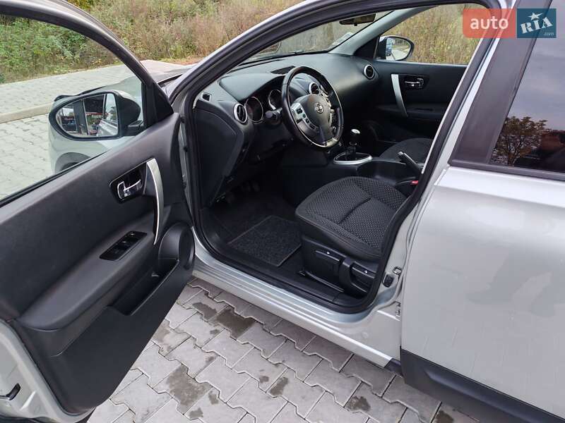 Позашляховик / Кросовер Nissan Qashqai+2 2009 в Стрию