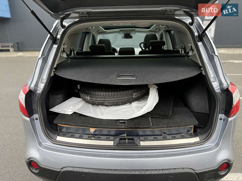 Внедорожник / Кроссовер Nissan Qashqai+2 2012 в Киеве