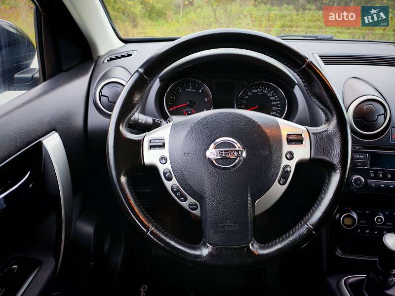 Позашляховик / Кросовер Nissan Qashqai+2 2011 в Стрию