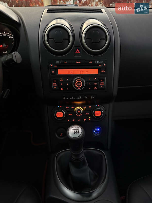 Позашляховик / Кросовер Nissan Qashqai+2 2009 в Одесі