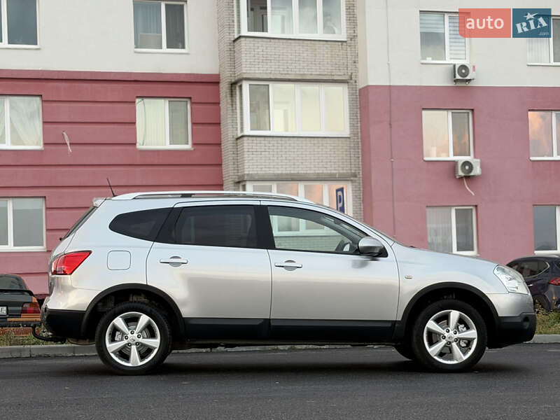 Позашляховик / Кросовер Nissan Qashqai+2 2010 в Вінниці