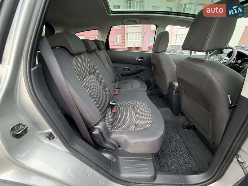 Позашляховик / Кросовер Nissan Qashqai+2 2010 в Вінниці