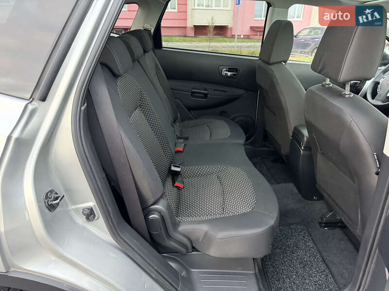 Позашляховик / Кросовер Nissan Qashqai+2 2010 в Вінниці