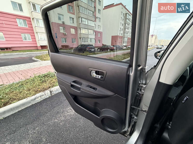 Позашляховик / Кросовер Nissan Qashqai+2 2010 в Вінниці