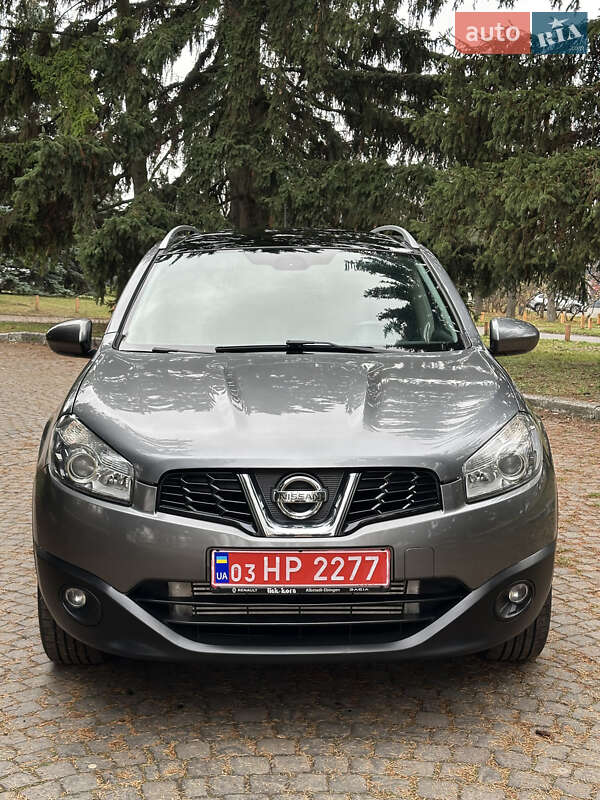 Позашляховик / Кросовер Nissan Qashqai+2 2011 в Києві