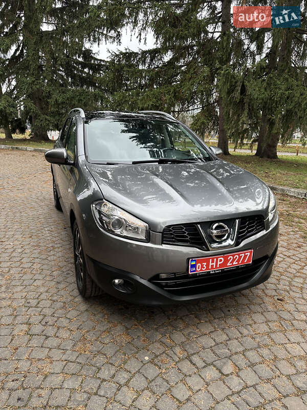 Позашляховик / Кросовер Nissan Qashqai+2 2011 в Києві