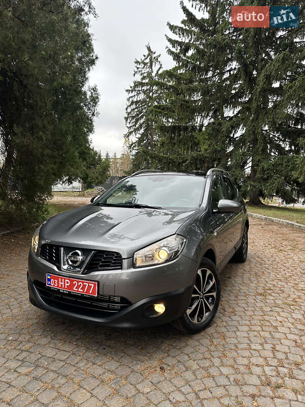 Позашляховик / Кросовер Nissan Qashqai+2 2011 в Києві