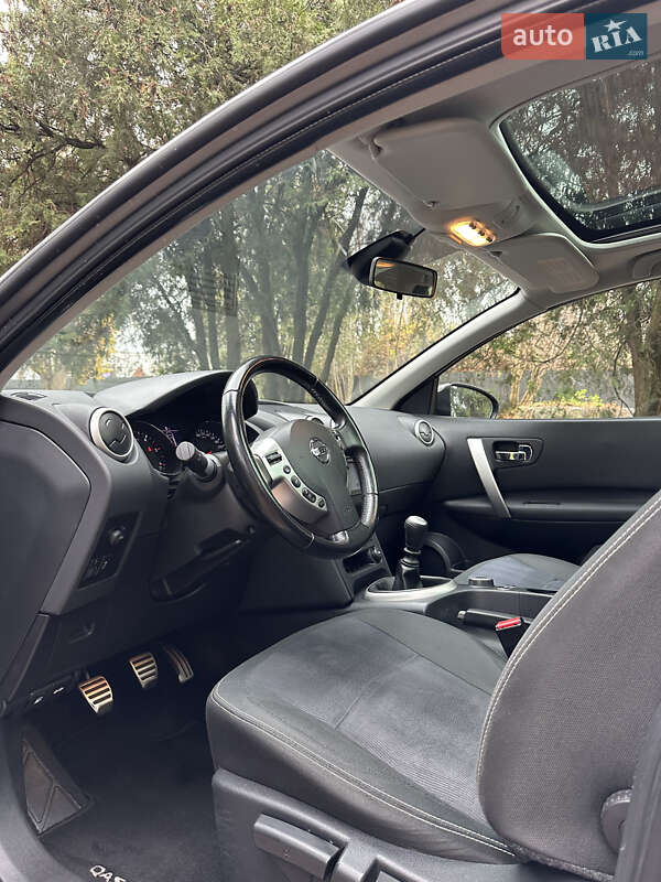 Позашляховик / Кросовер Nissan Qashqai+2 2011 в Києві