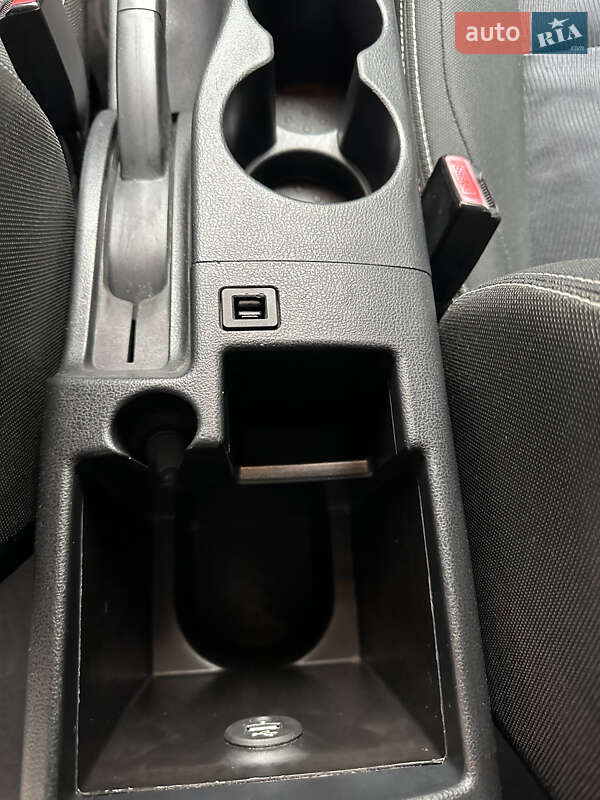 Позашляховик / Кросовер Nissan Qashqai+2 2011 в Києві