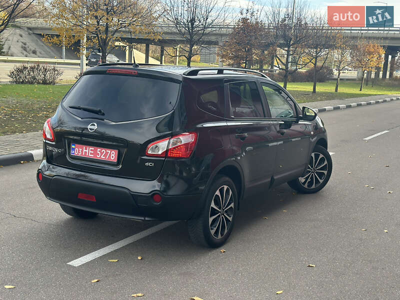 Внедорожник / Кроссовер Nissan Qashqai+2 2013 в Киеве