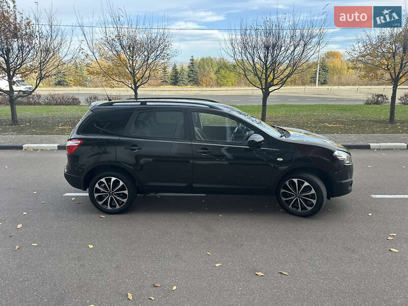 Внедорожник / Кроссовер Nissan Qashqai+2 2013 в Киеве