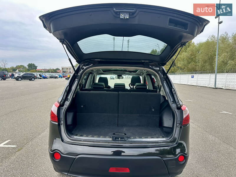 Внедорожник / Кроссовер Nissan Qashqai+2 2013 в Киеве