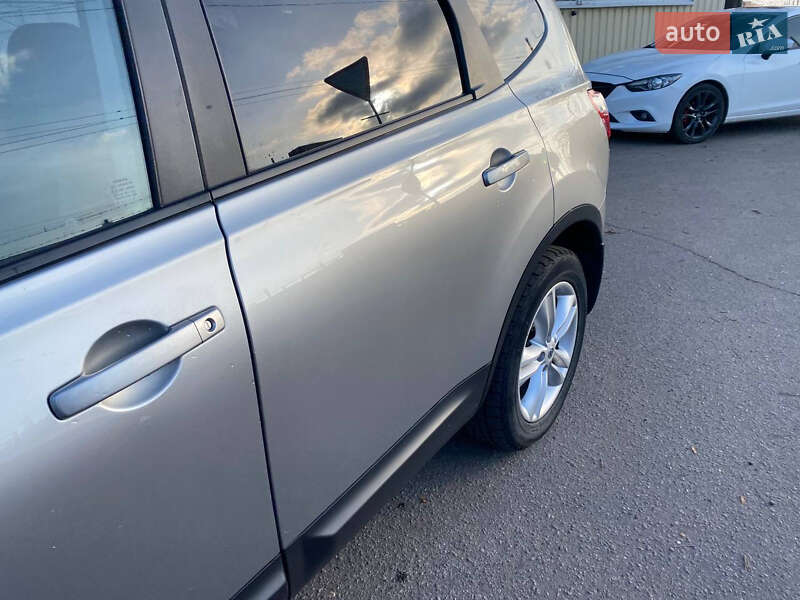 Внедорожник / Кроссовер Nissan Qashqai+2 2011 в Полтаве