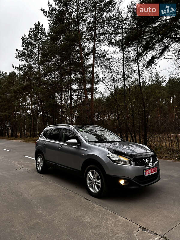 Внедорожник / Кроссовер Nissan Qashqai+2 2010 в Славуте