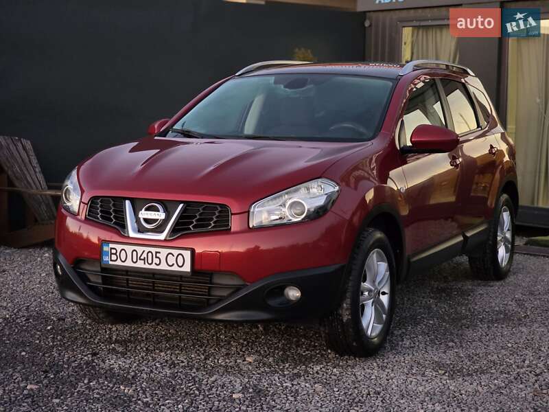 Nissan Qashqai+2 2010