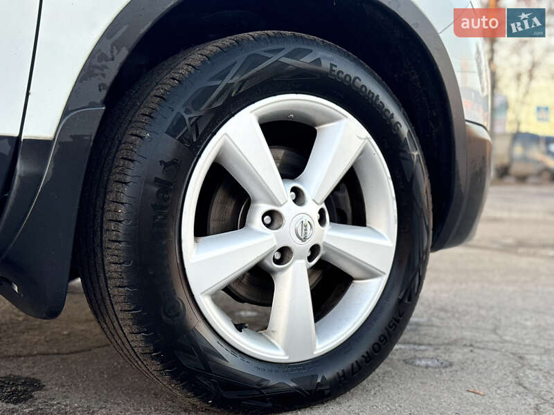 Позашляховик / Кросовер Nissan Qashqai+2 2011 в Сумах