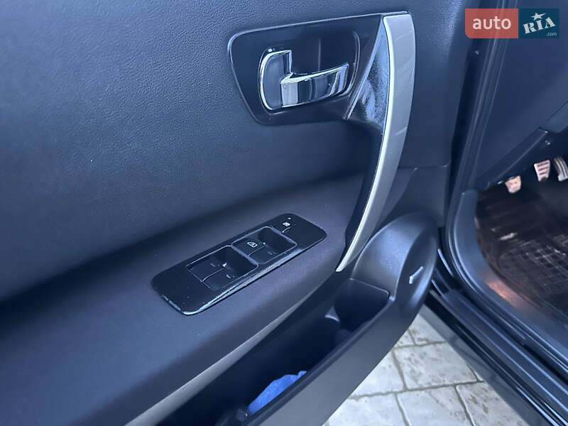 Внедорожник / Кроссовер Nissan Qashqai+2 2010 в Ивано-Франковске