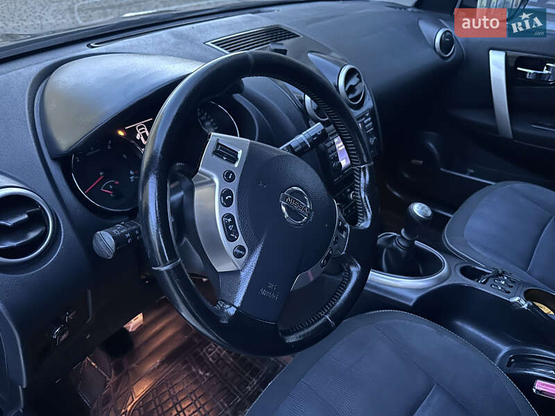 Внедорожник / Кроссовер Nissan Qashqai+2 2010 в Ивано-Франковске