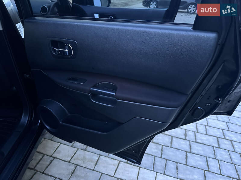 Внедорожник / Кроссовер Nissan Qashqai+2 2010 в Ивано-Франковске