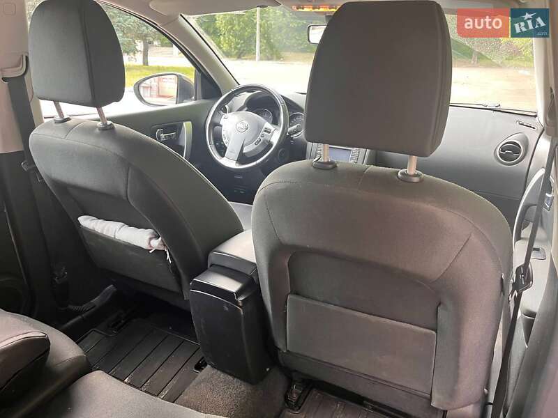 Внедорожник / Кроссовер Nissan Qashqai+2 2010 в Киеве