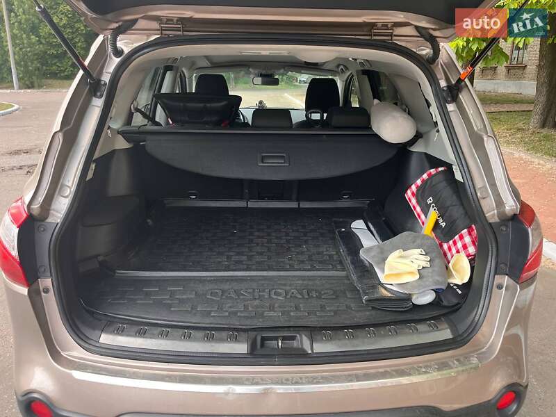 Внедорожник / Кроссовер Nissan Qashqai+2 2010 в Киеве