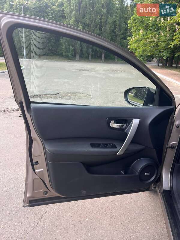 Внедорожник / Кроссовер Nissan Qashqai+2 2010 в Киеве